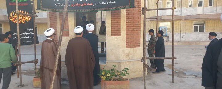 حوزه/ تصاویر میزبانی کارکنان مدرسه علمیه الغدیر نراق از شهید گمنام