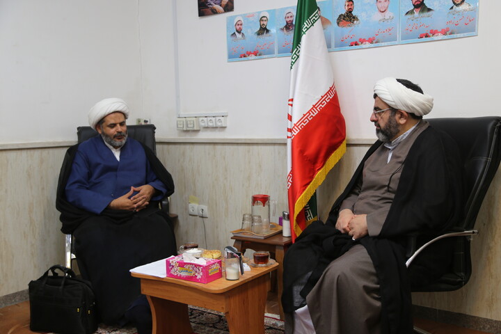 تصاویر/دیدار مدیر مدرسه علمیه سیدالشهدا(ع)خرمشهر با مدیر حوزه عمیله خوزستان