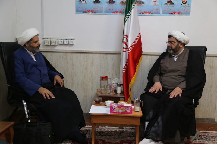 تصاویر/دیدار مدیر مدرسه علمیه سیدالشهدا(ع)خرمشهر با مدیر حوزه عمیله خوزستان