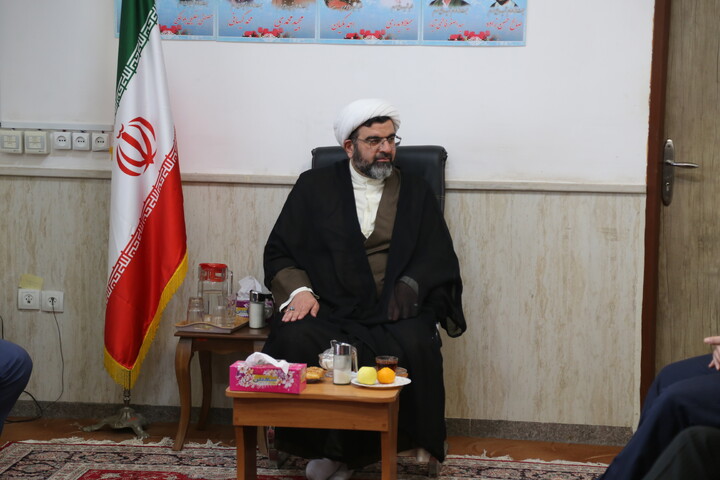 تصاویر/دیدار معاونت توسعه مدیریت و منابع استانداری خوزستان با مدیر حوزه علمیه خوزستان