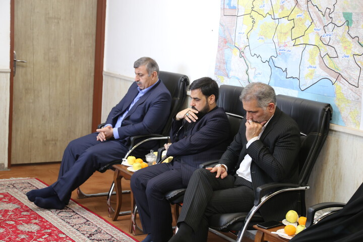 تصاویر/دیدار معاونت توسعه مدیریت و منابع استانداری خوزستان با مدیر حوزه علمیه خوزستان