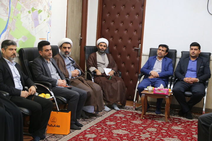 تصاویر/دیدار معاونت توسعه مدیریت و منابع استانداری خوزستان با مدیر حوزه علمیه خوزستان