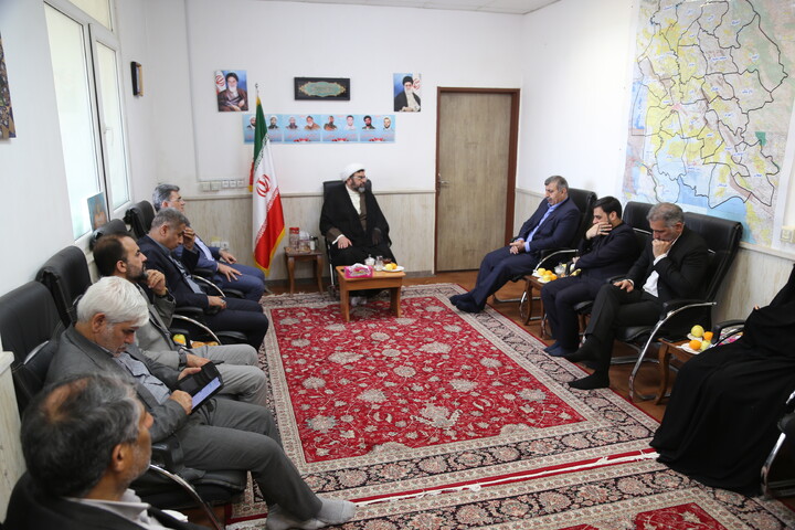 تصاویر/دیدار معاونت توسعه مدیریت و منابع استانداری خوزستان با مدیر حوزه علمیه خوزستان