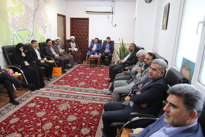 تصاویر/دیدار معاونت توسعه مدیریت و منابع استانداری خوزستان با مدیر حوزه علمیه خوزستان