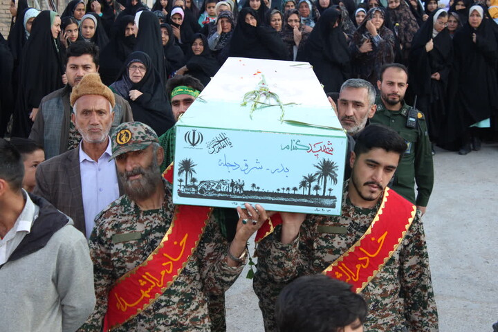 تصاویر/مراسم استقبال از پیکر مطهر شهید گمنام در روستای طلوبین  شهرستان میامی