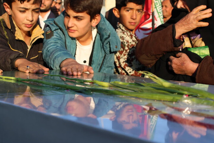 تصاویر/مراسم استقبال از پیکر مطهر شهید گمنام در روستای طلوبین  شهرستان میامی