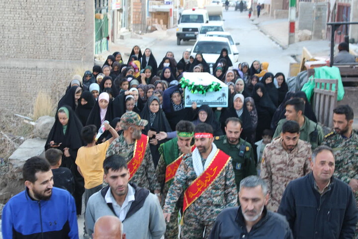 تصاویر/مراسم استقبال از پیکر مطهر شهید گمنام در روستای طلوبین  شهرستان میامی