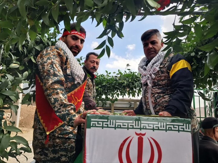 تصاویر/مراسم استقبال از پیکر مطهر شهید گمنام در روستای طلوبین  شهرستان میامی