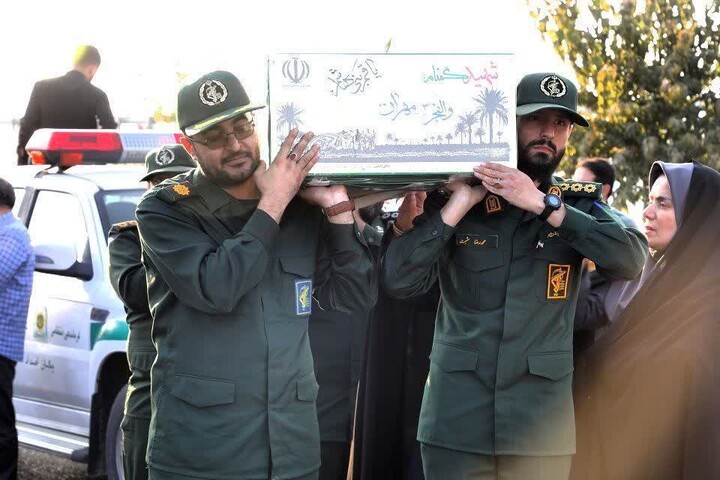 تصاویر/ استقبال از شهدای گمنام در استان سمنان با حضور پرشور مردم شهیدپرور سمنان در یادمان کوشک امام رضا(ع)