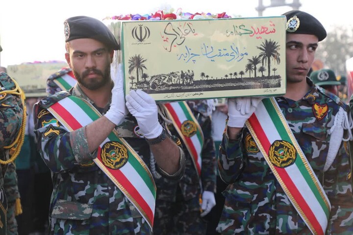 تصاویر/ استقبال از شهدای گمنام در استان سمنان با حضور پرشور مردم شهیدپرور سمنان در یادمان کوشک امام رضا(ع)