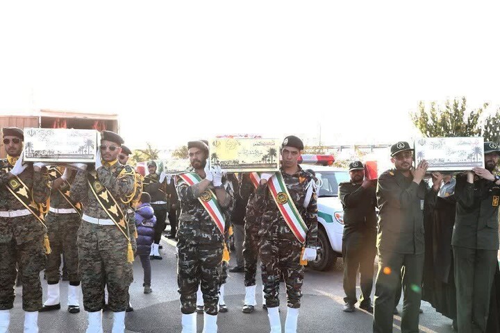 تصاویر/ استقبال از شهدای گمنام در استان سمنان با حضور پرشور مردم شهیدپرور سمنان در یادمان کوشک امام رضا(ع)