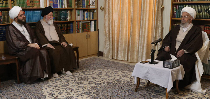 نماز جمعہ کے خطبوں میں عوامی مسائل اور ملکی حالات کا لازماً تذکرہ ہونا چاہئے