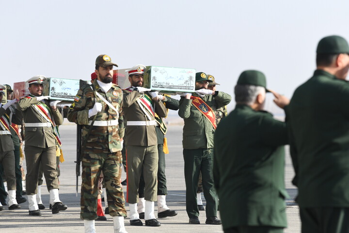 تصاویر/ استقبال از پیکر مطهر 6 شهید گمنام در ارومیه