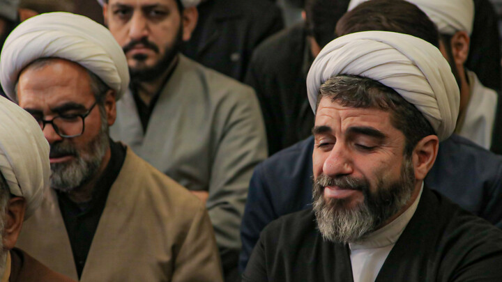 تصاویر/مدرسه علمیه آیت‌الله آخوند (ره) همدان میزبان پیکر مطهر شهید گمنام شد