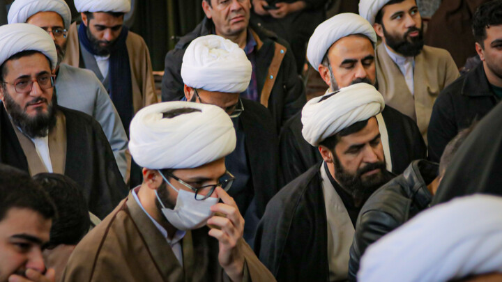 تصاویر/مدرسه علمیه آیت‌الله آخوند (ره) همدان میزبان پیکر مطهر شهید گمنام شد