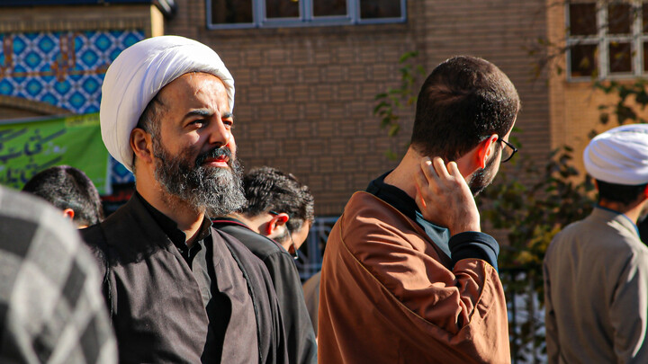 تصاویر/مدرسه علمیه آیت‌الله آخوند (ره) همدان میزبان پیکر مطهر شهید گمنام شد