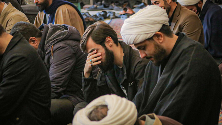 تصاویر/مدرسه علمیه آیت‌الله آخوند (ره) همدان میزبان پیکر مطهر شهید گمنام شد