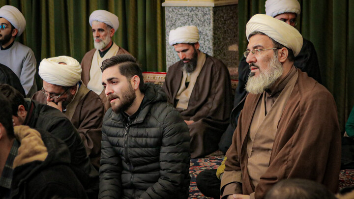 تصاویر/مدرسه علمیه آیت‌الله آخوند (ره) همدان میزبان پیکر مطهر شهید گمنام شد