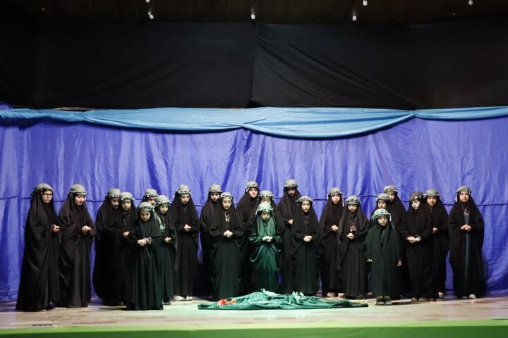 تصاویر/ نمایش «حدیث غربت» در تکاب