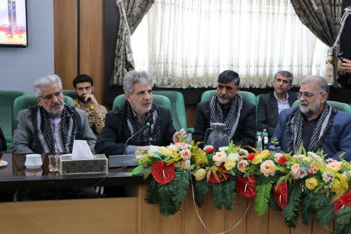 تصاویر/ نشست خبری اعلام برنامه های هفته بسیج ۱۴۰۴یزد