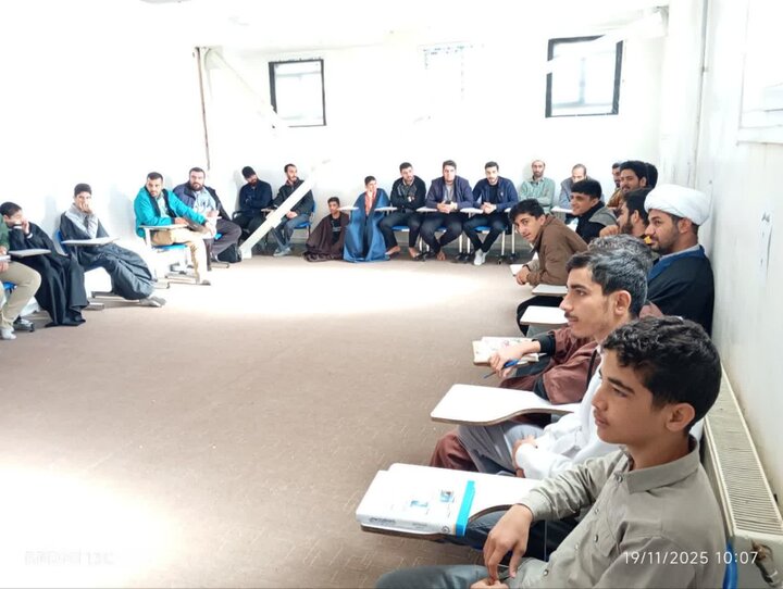 تصاویر/نشست علمی هفته کتاب و کتابخوانی در مدرسه علمیه نورآباد
