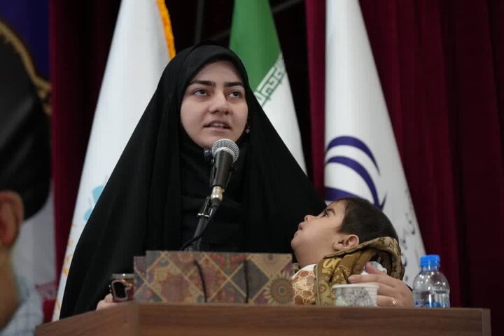 تصاویر/برگزاری رویداد ملی قهرمان به مناسبت بیست و یکمین پاسداشت ادبیات جهاد و مقاومت در خرم آباد