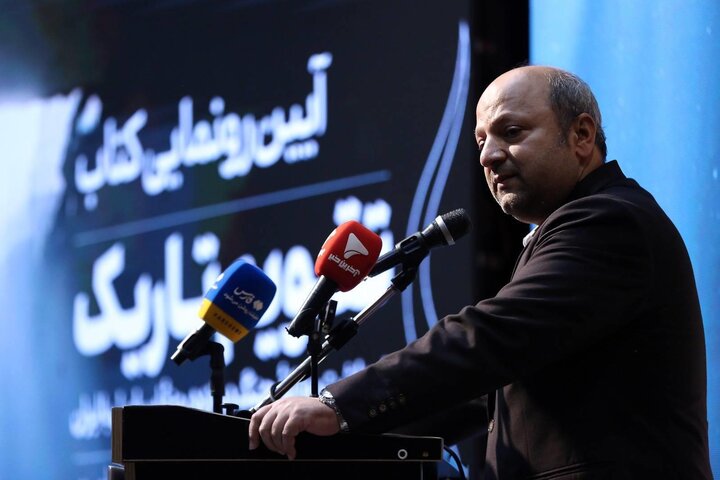 تصاویر/ رو‌نمایی از کتاب «تقویم تاریک»، یادداشت روزانه‌ جنگ تحمیلی ۱۲روزه