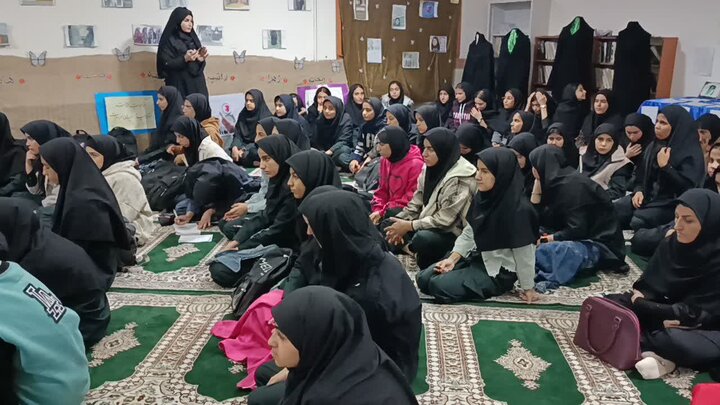 تصاویر/بازدید امام جمعه و مسئولان آموزش و پرورش نورآباد از مدارس و نمایشگاه عفاف و حجاب شهرستان