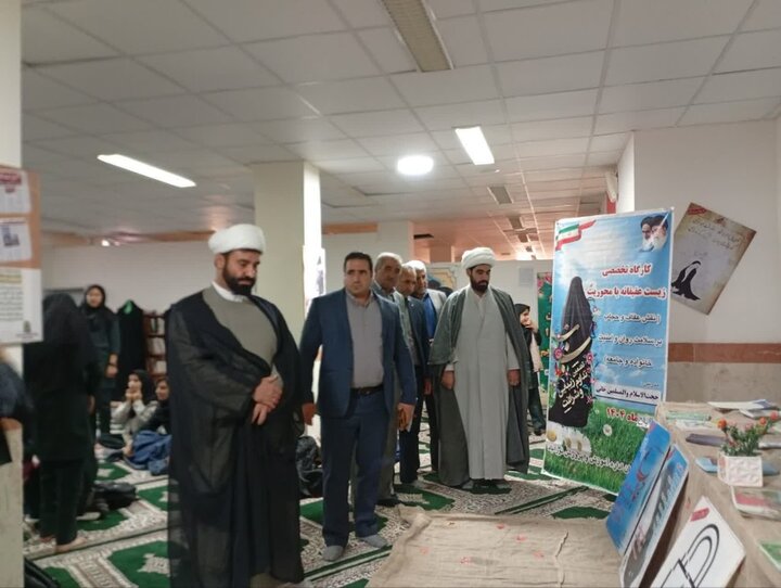 تصاویر/بازدید امام جمعه و مسئولان آموزش و پرورش نورآباد از مدارس و نمایشگاه عفاف و حجاب شهرستان