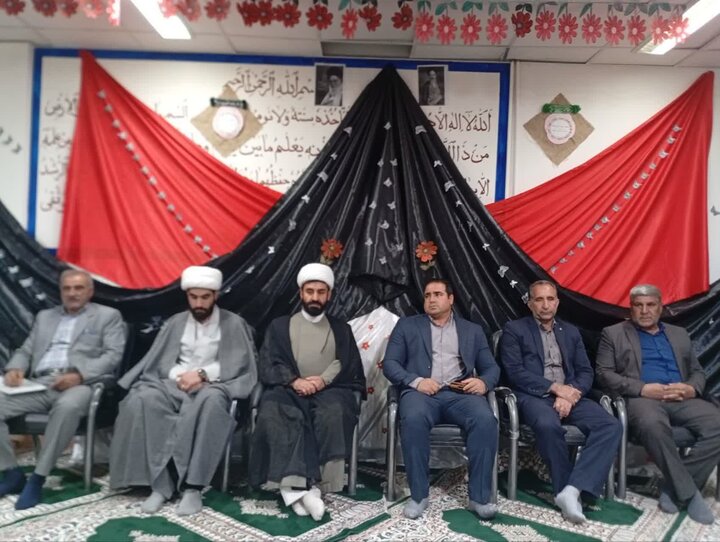 تصاویر/بازدید امام جمعه و مسئولان آموزش و پرورش نورآباد از مدارس و نمایشگاه عفاف و حجاب شهرستان