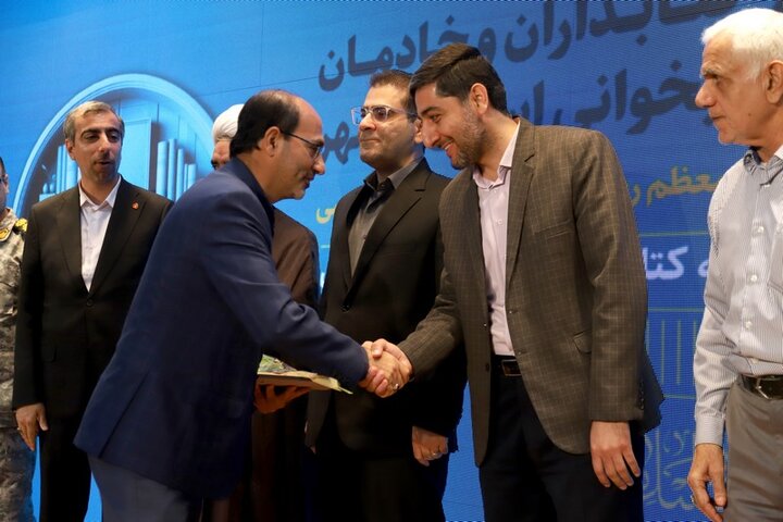 تصاویر/ آیین تجلیل از کتابداران و خادمان عرصه کتایون کتابخوانی استان بوشهر