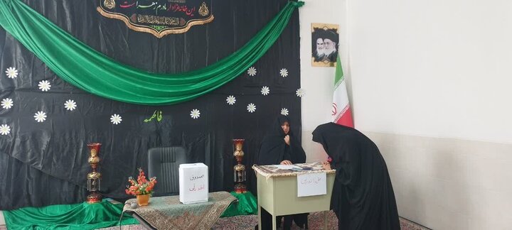 تصاویر/ برگزاری انتخابات شورای طلاب در مدرسه الزهرا شهداد
