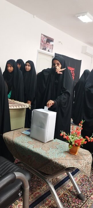 تصاویر/ برگزاری انتخابات شورای طلاب در مدرسه الزهرا شهداد