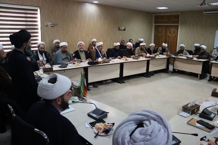 تصاویر / نشست تبیینی و هم اندیشی حوزه معارف اسلام ناب در تبریز