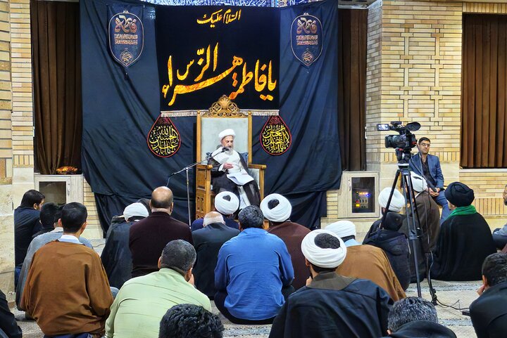 تصاویر/ درس اخلاق آیت‌الله‌ العظمی سبحانی