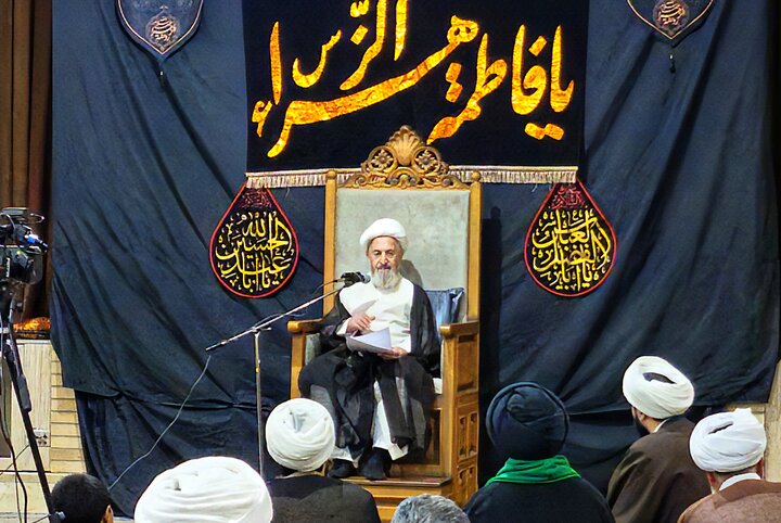 تصاویر/ درس اخلاق آیت‌الله‌ العظمی سبحانی