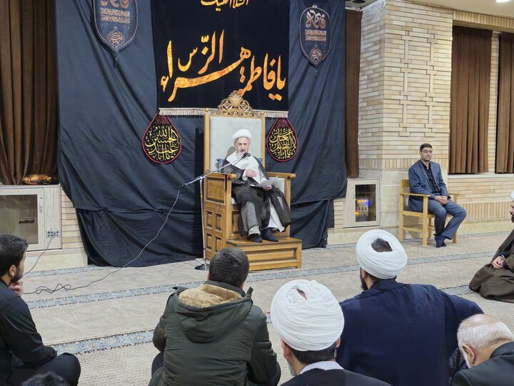 تصاویر/ درس اخلاق آیت‌الله‌ العظمی سبحانی