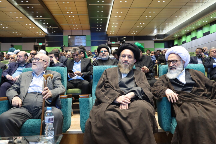 از راست، حجت الاسلام والمسلمین محسن حیدری و  آیت الله ملک حسینی اعضای مجلس خبرگان رهبری و سید نورالدین مجتهدزاده تولیت مدارس و موقوفات آیت الله بهبهانی ره