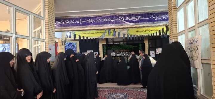 تصاویر/تشییع شهید گمنام در مدرسه علمیه الزهرا اراک