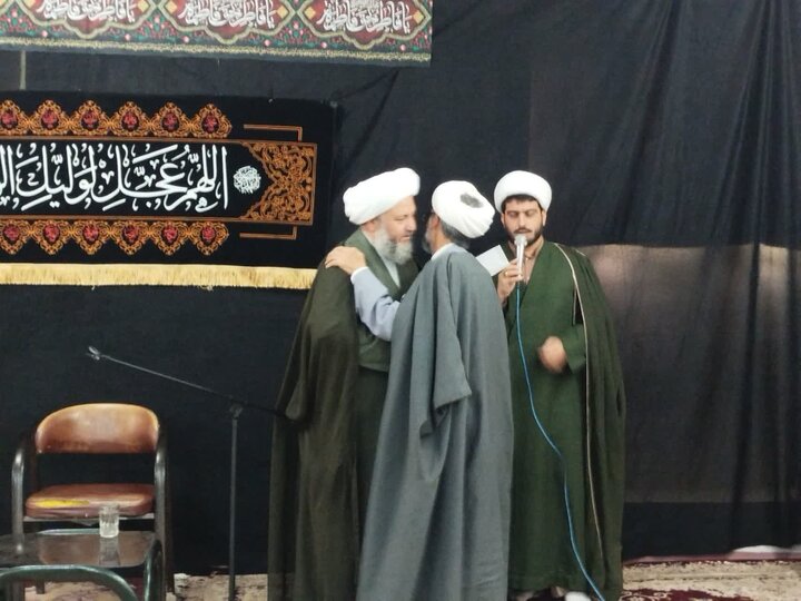 تصاویر/ تجلیل از کتابدار کتابخانه مدرسه علمیه امیرالمومنین(ع) آران و بیدگل