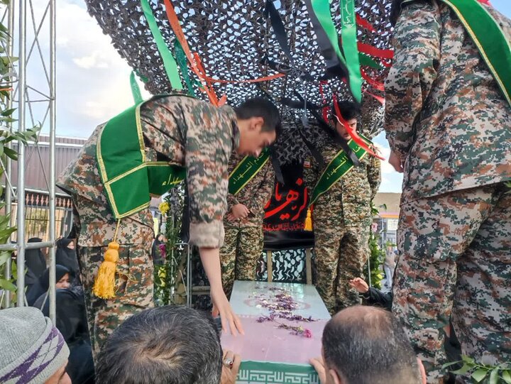 تصاویر/مراسم استقبال و تشییع پیکر مطهر شهید گمنام در شهرستان شازند