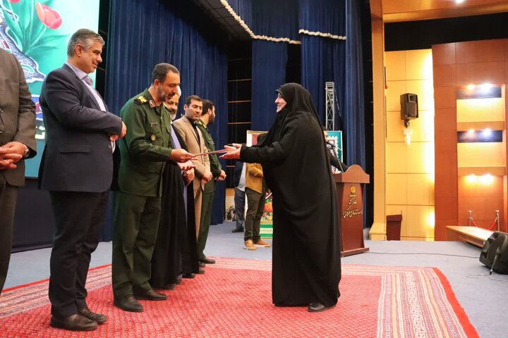 تصاویر/ویژه برنامه افتتاحیه برنامه های هفته بسیج در اراک