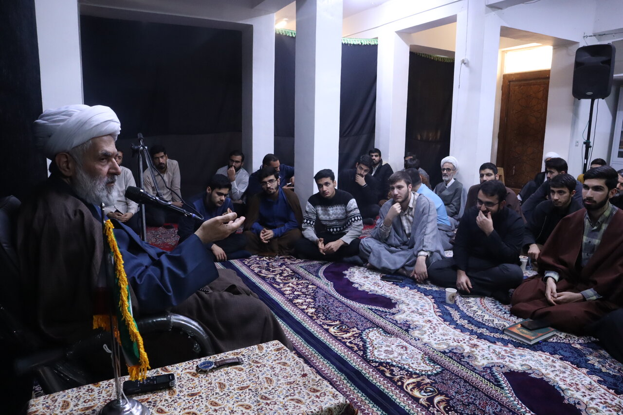 تصاویر/ نشست سیاسی با حضور حجت‌الاسلام طائب