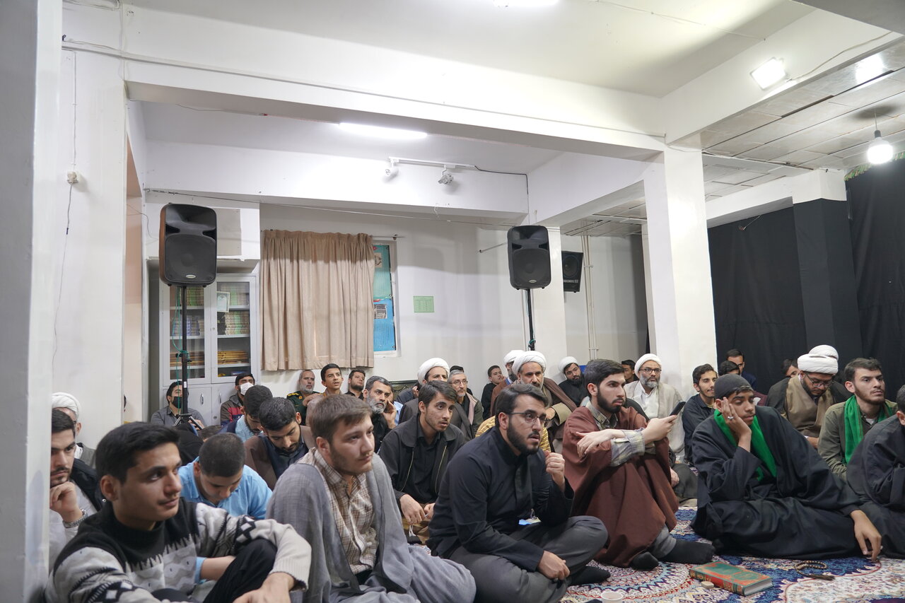 تصاویر/ نشست سیاسی با حضور حجت‌الاسلام طائب