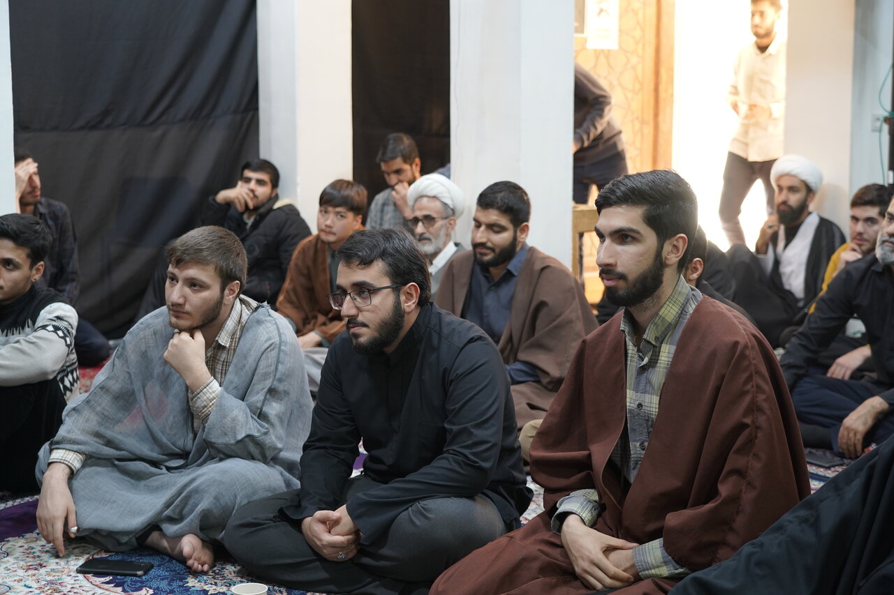 تصاویر/ نشست سیاسی با حضور حجت‌الاسلام طائب