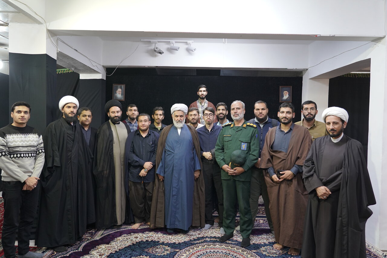 تصاویر/ نشست سیاسی با حضور حجت‌الاسلام طائب