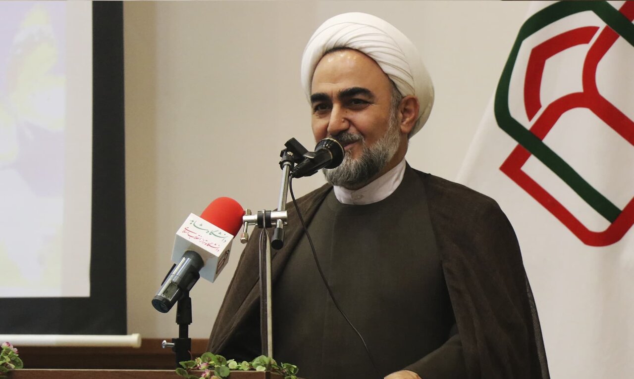 تعصب نابجا و همیت مضر مانع پذیرش حق و هدایت انسان است