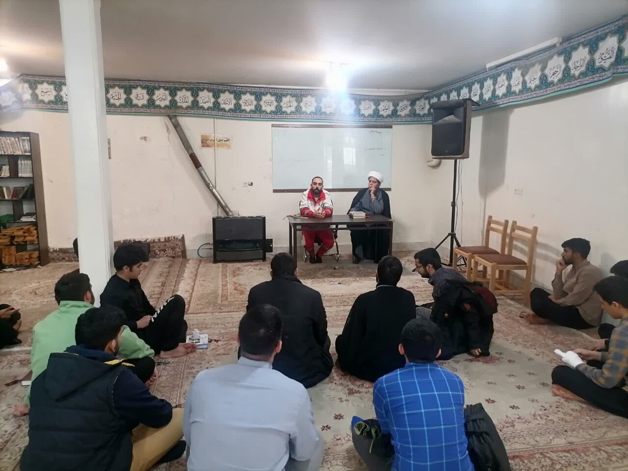 تصاویر/ نشست توجیهی دوره‌ آموزشی جمعیت هلال احمر مدرسه علمیه دارالعلم اسلامی