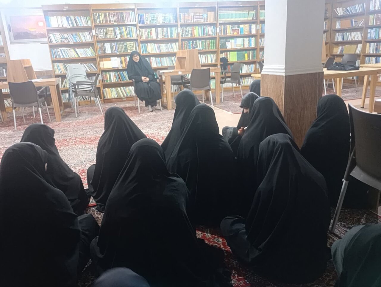 کتاب، چراغ هدایت و راهنمایی برای رشد علمی و معنوی است