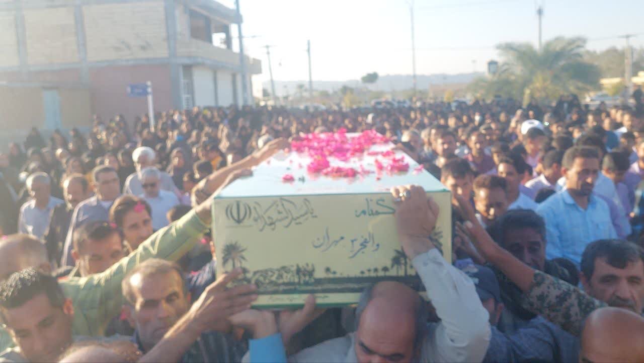 شهیدان؛ چراغ‌های هدایت و ستون‌های عزت هستند